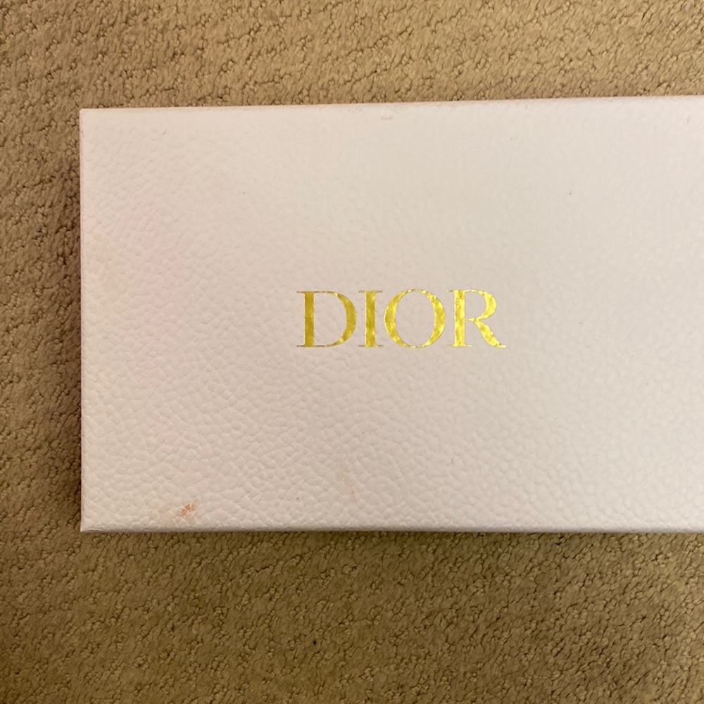 Dior box